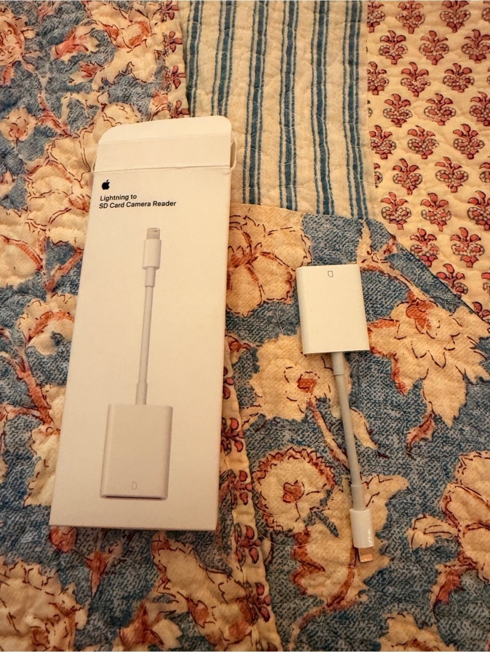 Apple Lightning to SD Card Camera Reader - White Adapter